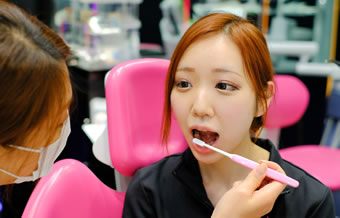 歯磨き、口腔内のクリーニング指導
