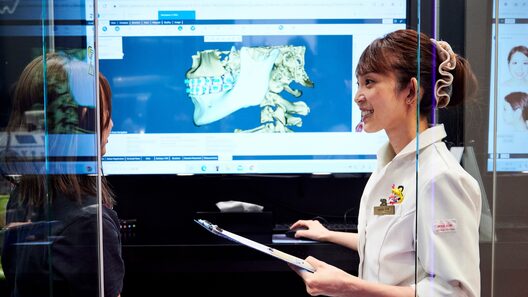 K Braces矯正歯科 原宿駅前のカウンセリングの様子。